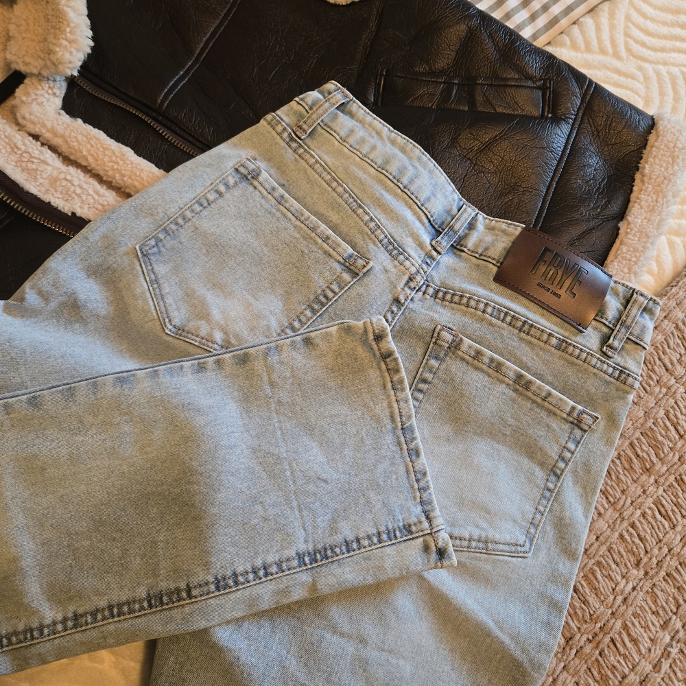 Frye Light Wash Women's Ankle Jeans